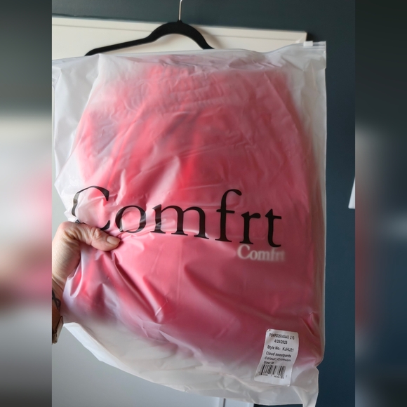 Comfrt Cloud Sweatpants In Crimson - Picture 3 of 4